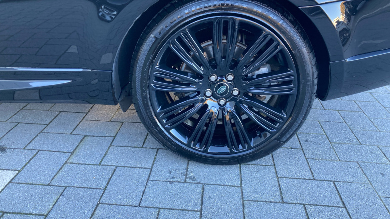 Land Rover Range Rover Sport 3.0 D300 HSE Dynamic Black 5dr Auto Diesel Estate